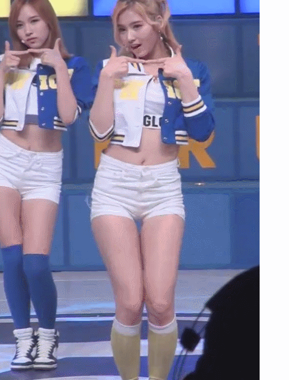 카메라 못찾는 트와이스 사나 .gif | 인스티즈
