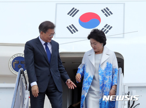 미국 도착한 문재인대통령과 김정숙여사 | 인스티즈