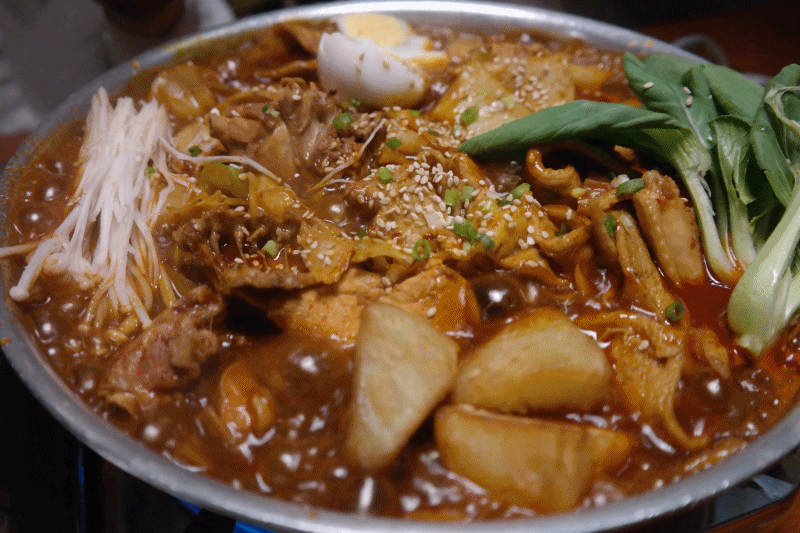 진한 블랙 찜닭 움짤 gif | 인스티즈