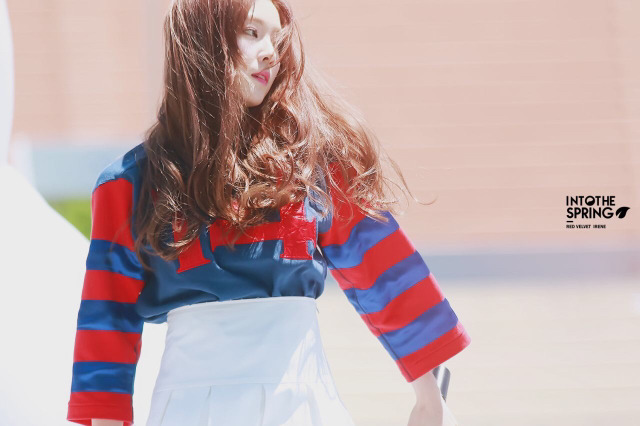 15년 어느날 무대의 아이린.jpg | 인스티즈