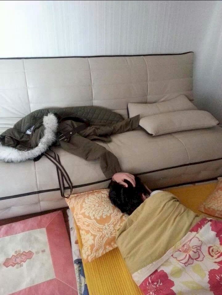 자던 오빠보고 깜놀 | 인스티즈