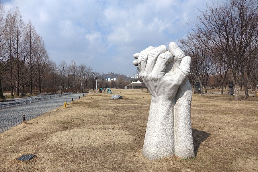 숲의조각 이미지