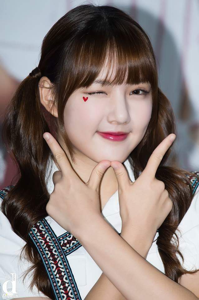 오늘자 네이버 기사에 올라온 여자친구 호식이 팬싸사진 | 인스티즈