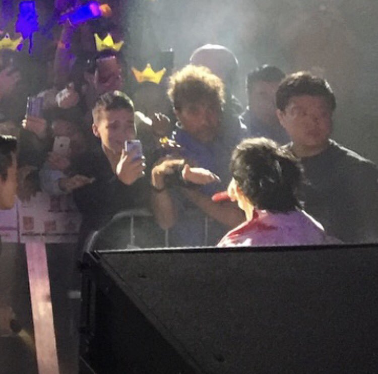 지디 보자마자 펑펑 우는 캐나다 소년팬.jpgif | 인스티즈