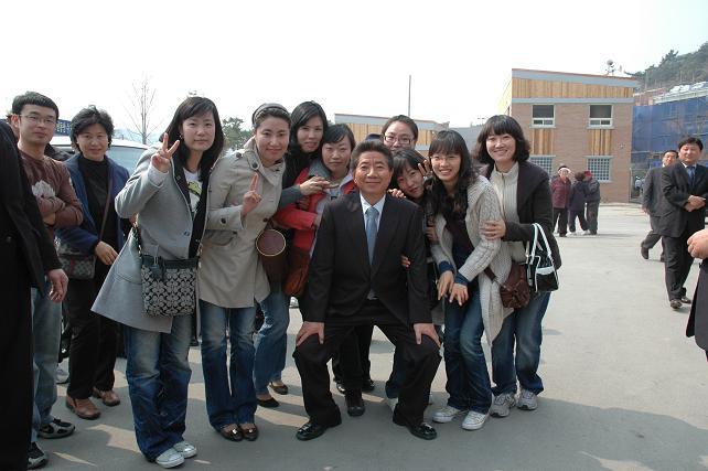 서거 후에도 임기시절 청와대 막내들에게 아직까지도 사랑한다는 말을 듣는 대통령 | 인스티즈