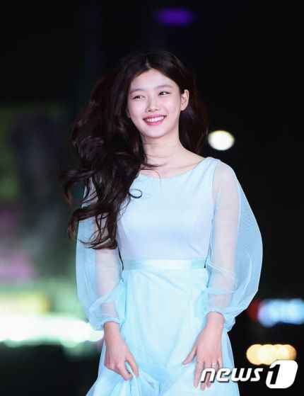 김유정 봄날의 솜사탕.jpg | 인스티즈