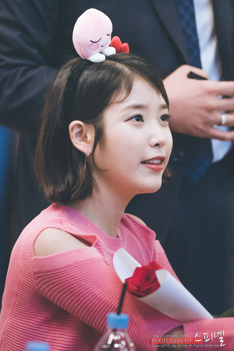 [17.04.30] 코엑스 팬사인회 아이유.jpg | 인스티즈