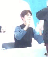 팬한테 거절 당하는 박보검.gif | 인스티즈