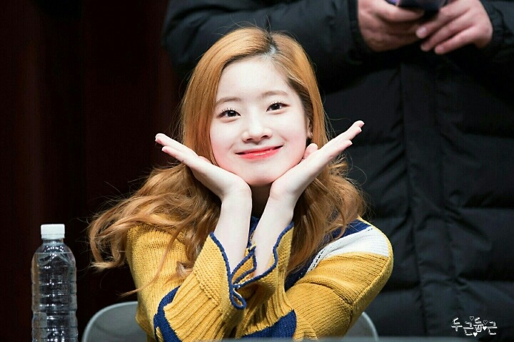 [트와이스] 팬 카메라 보고 잔망떠는 다현이 | 인스티즈