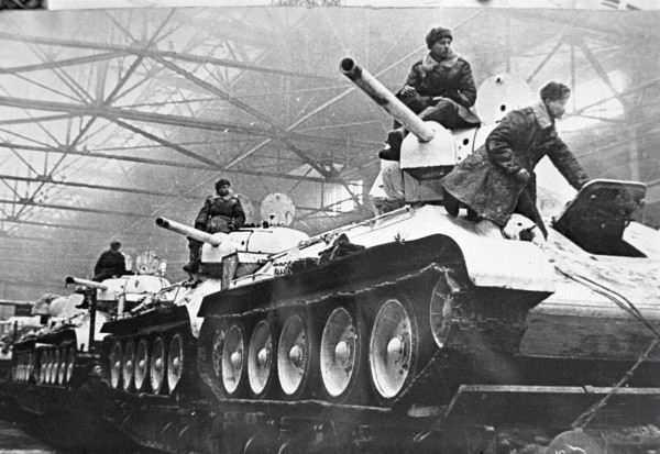 T-34 스토리 - 1부 : 붉은 군대의 수호신! | 인스티즈