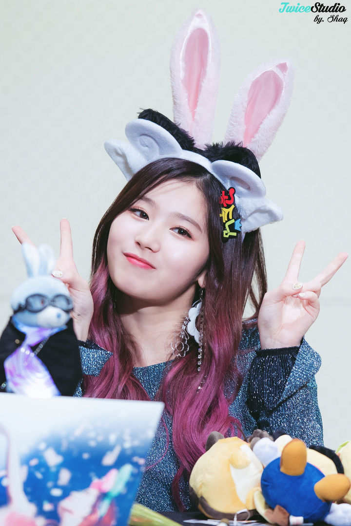 머리색이 잘어울리는 사나.gif | 인스티즈