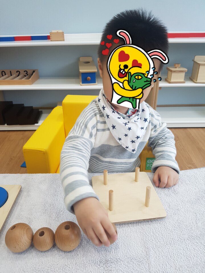 스콜라몬테소리 이미지