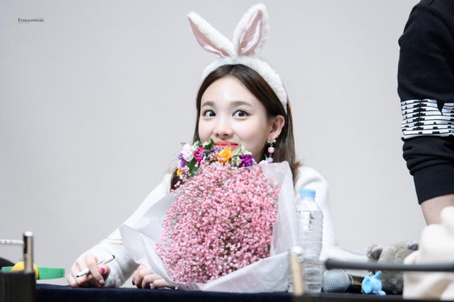 170311 레알 이쁜 토끼같은 나연이 | 인스티즈