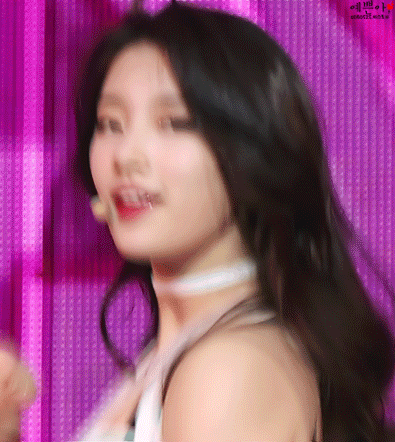 코디의 실수로 옷끈이 풀어진 방송사고를 수습하는 20살 수지ㄷㄷㄷ | 인스티즈