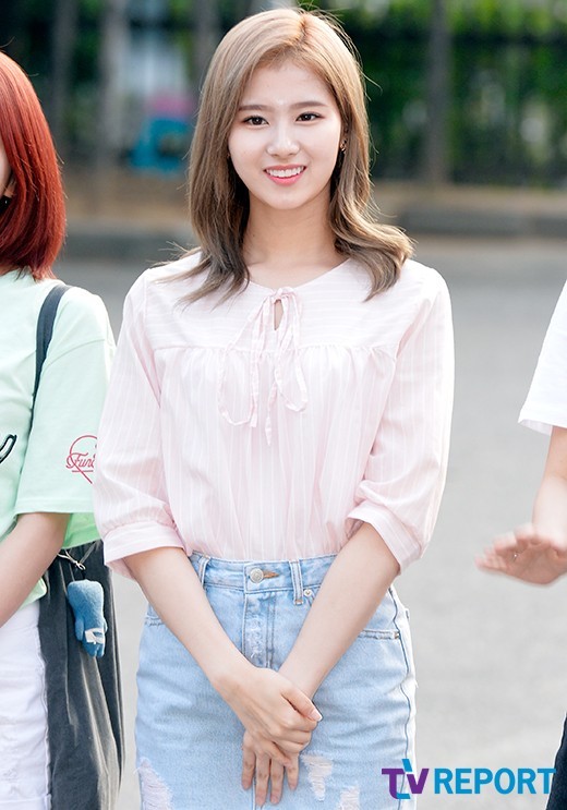 오늘자 트와이스 뮤직뱅크 리허설 출근길 | 인스티즈