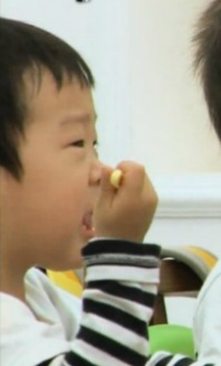 [슈퍼맨이돌아왔다] 아직도 신거 잘 못먹는 이서준ㅋㅋㅋㅋㅋㅋ.GIF | 인스티즈
