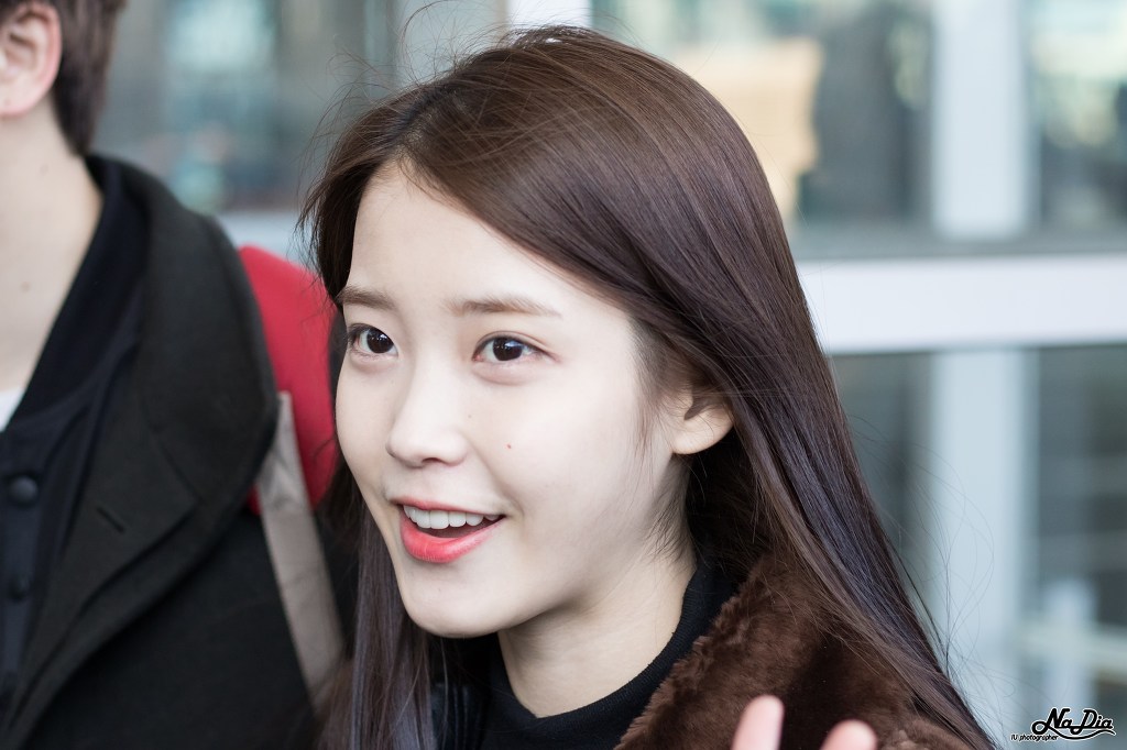 [2016.01.11] 인천공항 아이유 입국길 직찍 by NaDia | 인스티즈