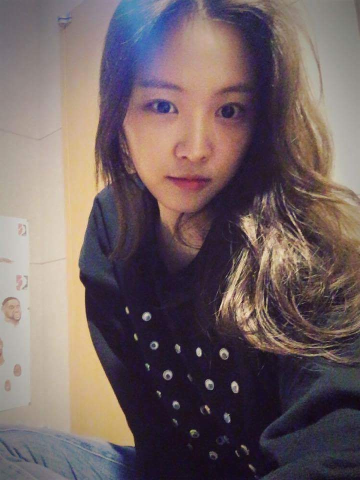 저고리 고름 말아쥐고서 누굴 기다리나 낭랑 나은이 | 인스티즈