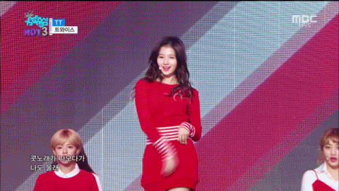 [트와이스] 오늘자 빨간옷 사나 | 인스티즈