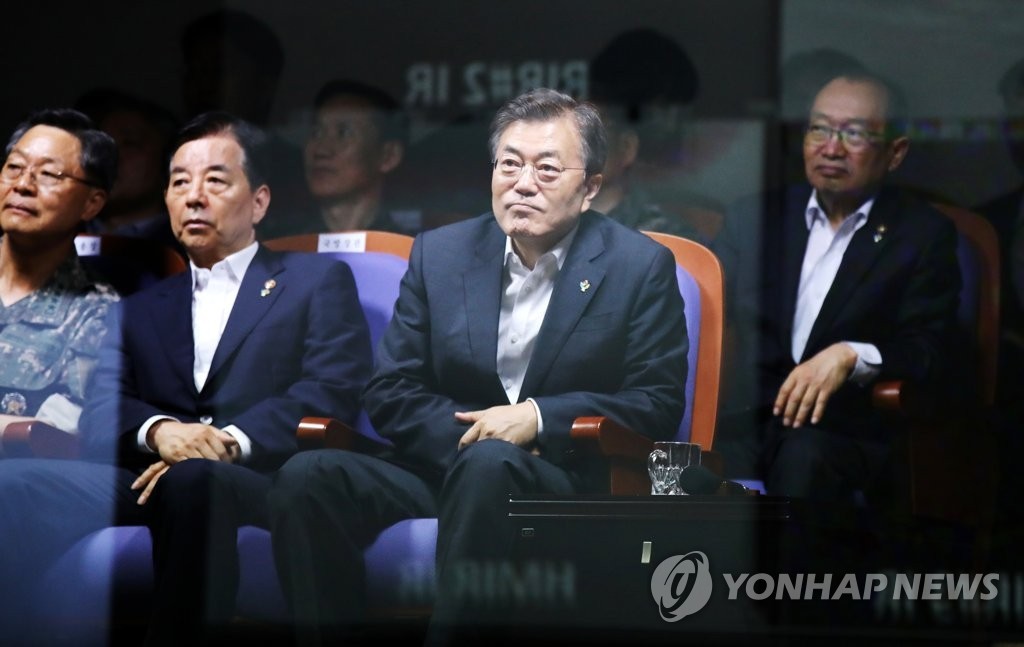 오늘자 국방과학연구소 방문한 문재인 대통령.jpg | 인스티즈