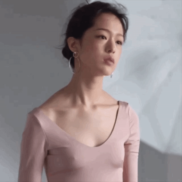 SNS에서 설리, 블랙핑크 제니 닮은걸로 화제모은 2001년생 모델 | 인스티즈