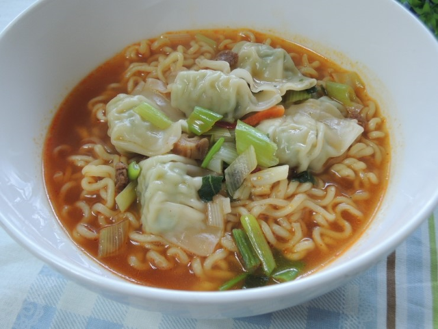 다음 중 라면에 딱 하나만 넣을 수 있다면 넣고 싶은것은? | 인스티즈