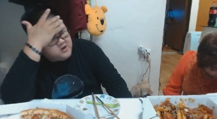 아프리카 방송하시는 현기증 형님.gif | 인스티즈