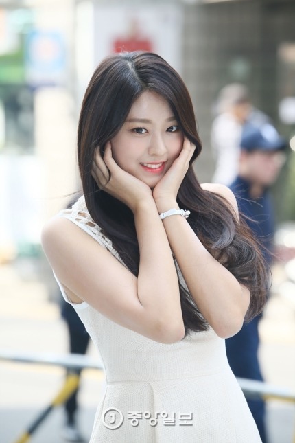 사전투표하는 AOA 설현 | 인스티즈