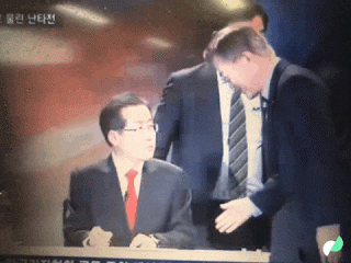 재인이 형에게 깍듯한 준표.gif | 인스티즈