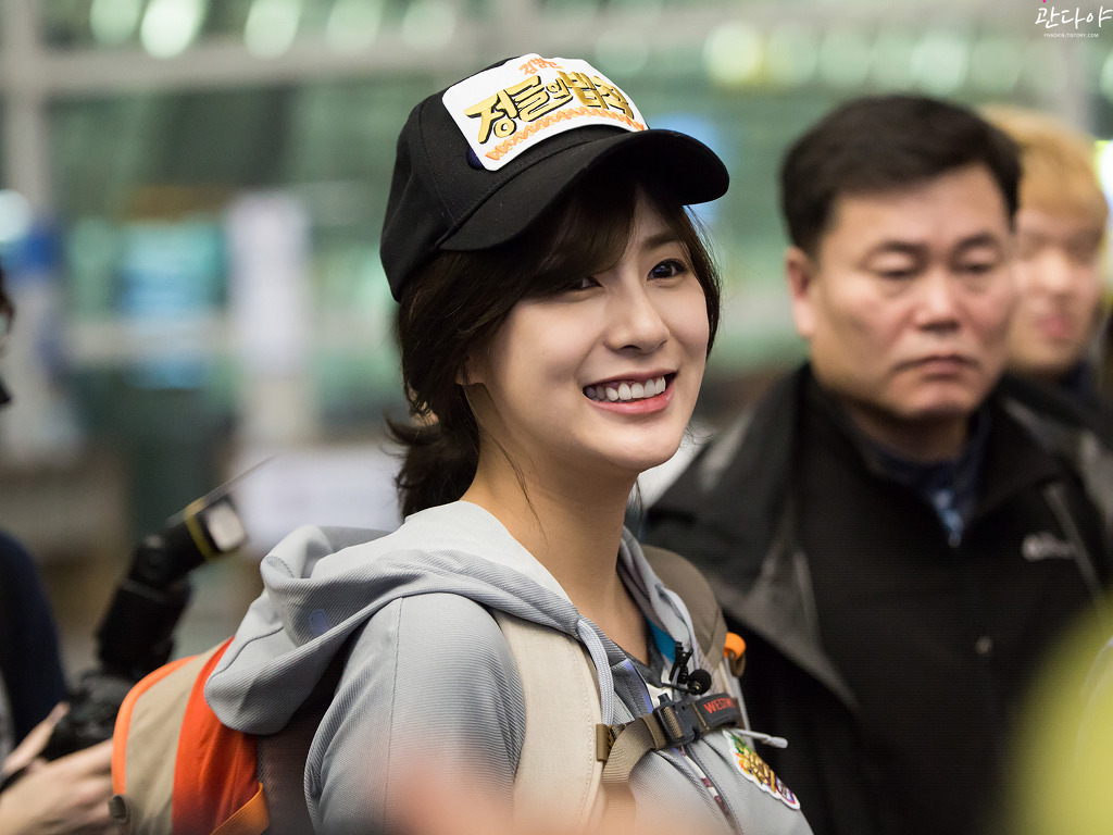 160324 인천공항 출국 에이핑크 하영 By.관다야 | 인스티즈