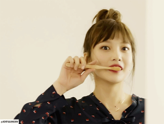 이별을 배웠어 뮤비를 돌려보는 이유 feat.조이 .jpgif | 인스티즈