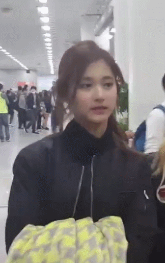 [트와이스] 머리 묶은 쯔위 베스트짤 5개.gif | 인스티즈