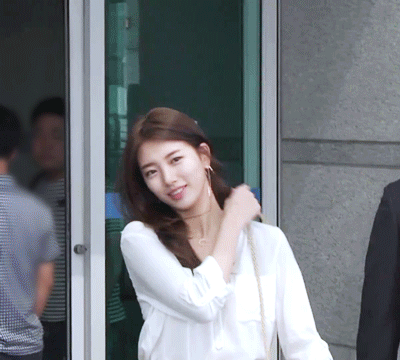 오늘자 수지.gif | 인스티즈