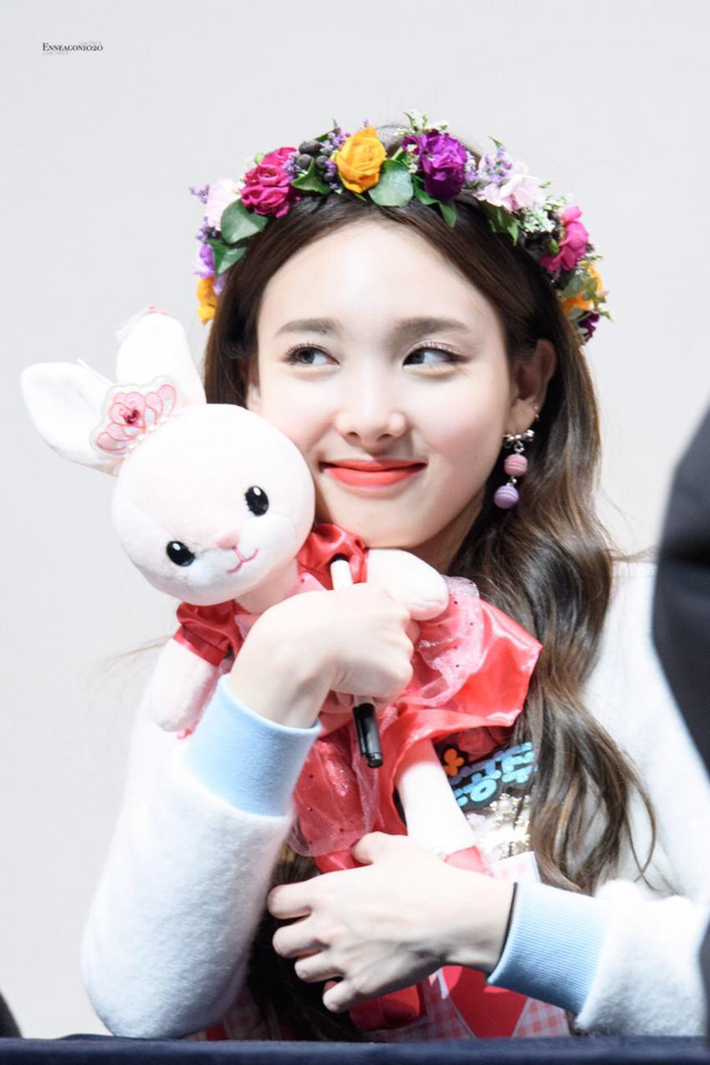 170311 레알 이쁜 토끼같은 나연이 | 인스티즈