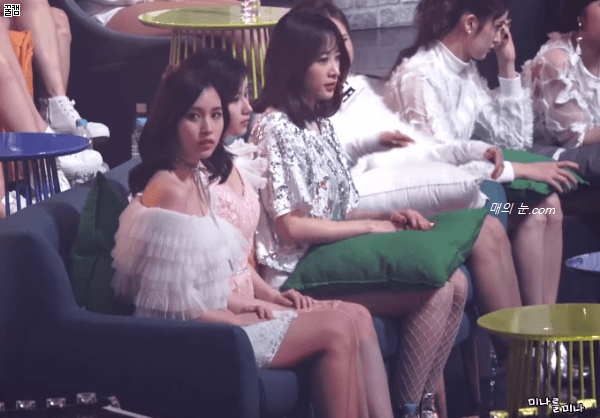 사나 미나 에게 작업거는 하니형.gif | 인스티즈