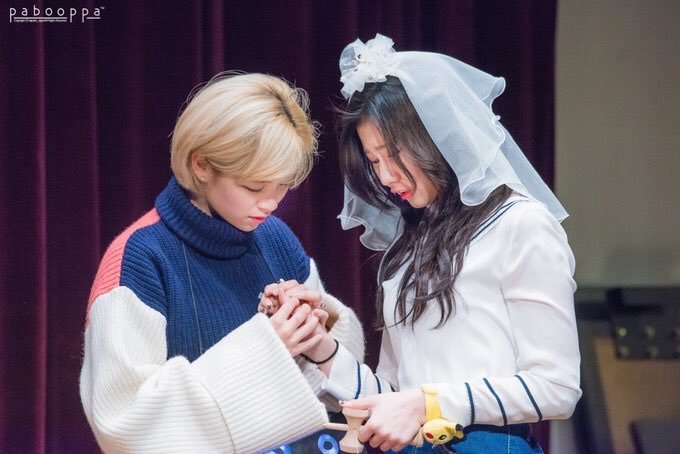 [트와이스] 사나에게 다정한 정연이.gif | 인스티즈