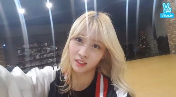 [트와이스] 모구리 모모의 MANIA V 생방송 상황 | 인스티즈