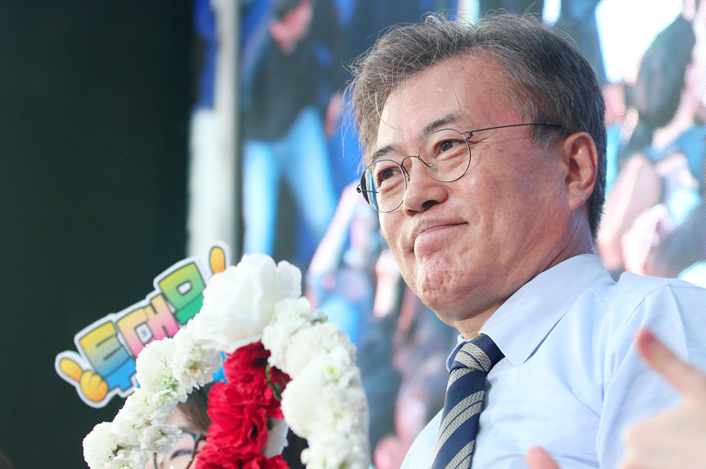 [문재인] 신촌에서 찍은 잘생긴 이니라오 | 인스티즈