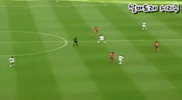 지금으로 따지면 95년생이 피파랭킹 1위팀상대로 인생골.gif | 인스티즈