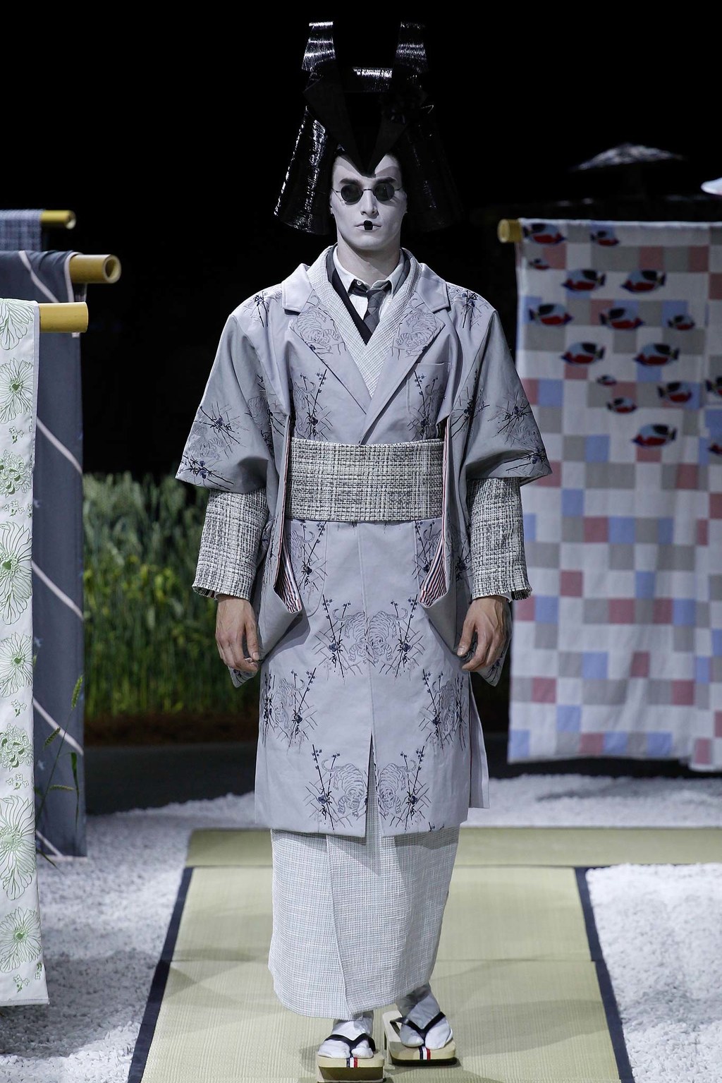 일본풍의 톰브라운 SS16 (데이터주의) | 인스티즈