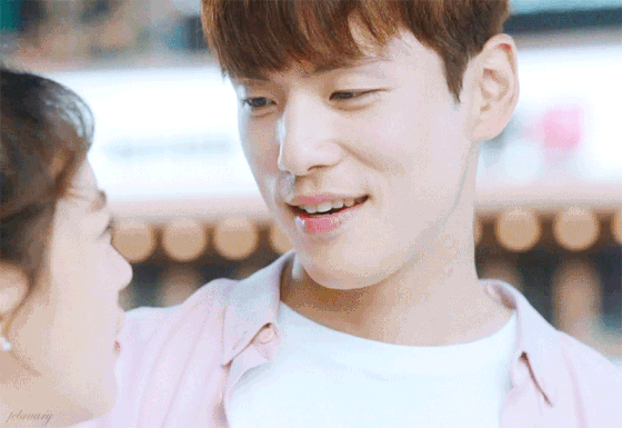 [학교2017] 뽀뽀신 구도별로 찍느라 7번이나 볼뽀뽀한 김세정 김정현.jpgif | 인스티즈