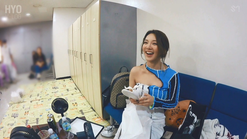 9928C8425F527AFA0132ED