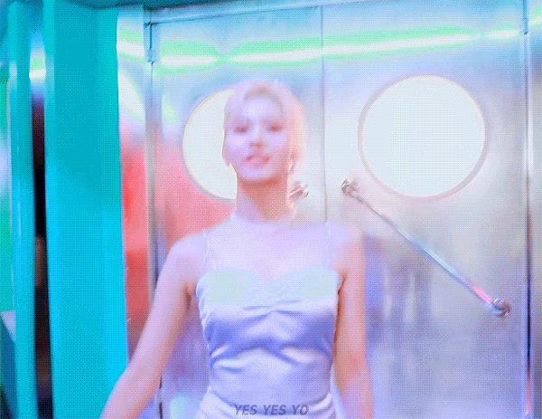 오늘이 생일인 트와이스 사나.jpgif (335장) | 인스티즈
