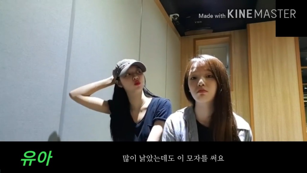 오마이걸 유아가 매번 같은 모자만 쓰고 다니는 사연.jpg | 인스티즈