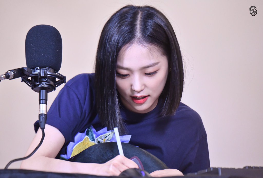 단발머리가 찰떡같이 어울리는 CLC 장예은.jpgif | 인스티즈