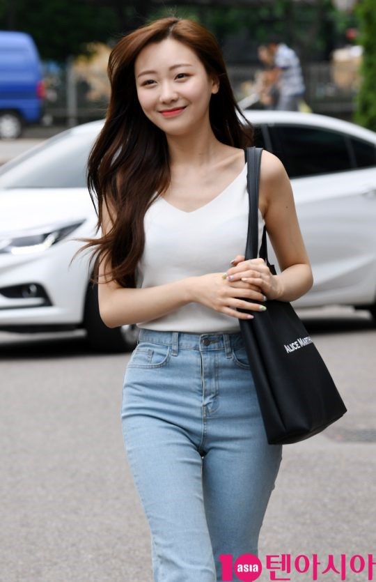 나름 과감하게 바뀌고 있는 러블리즈 수정이의 의상변화.jpgif | 인스티즈