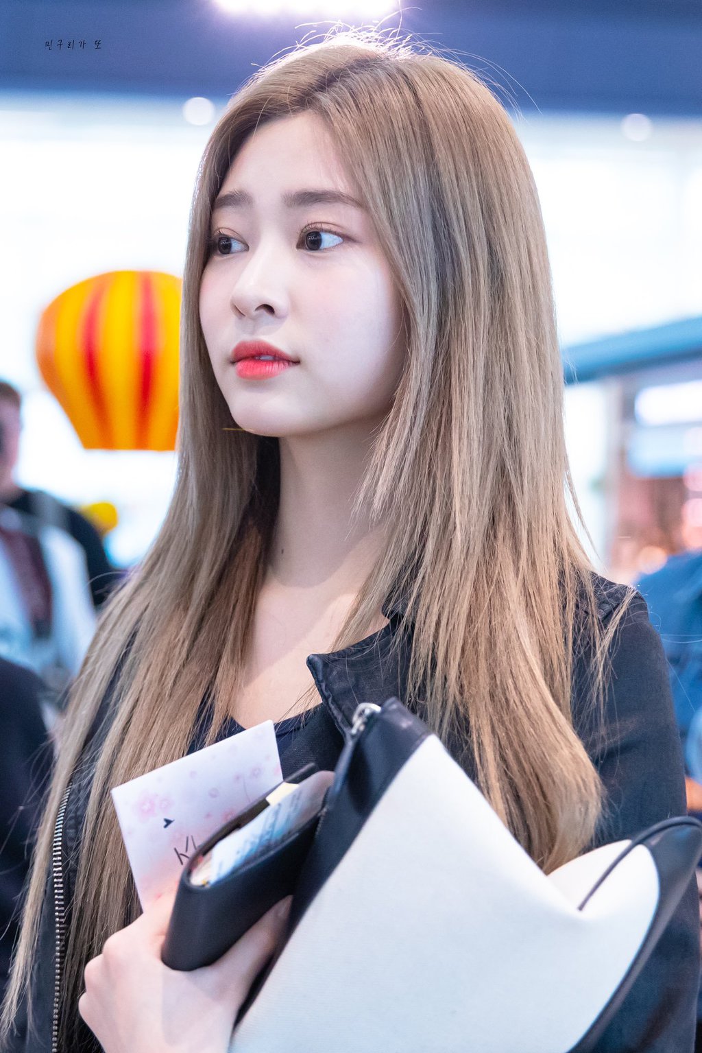 좀이쁜거같은 아이즈원 민주.jpg | 인스티즈