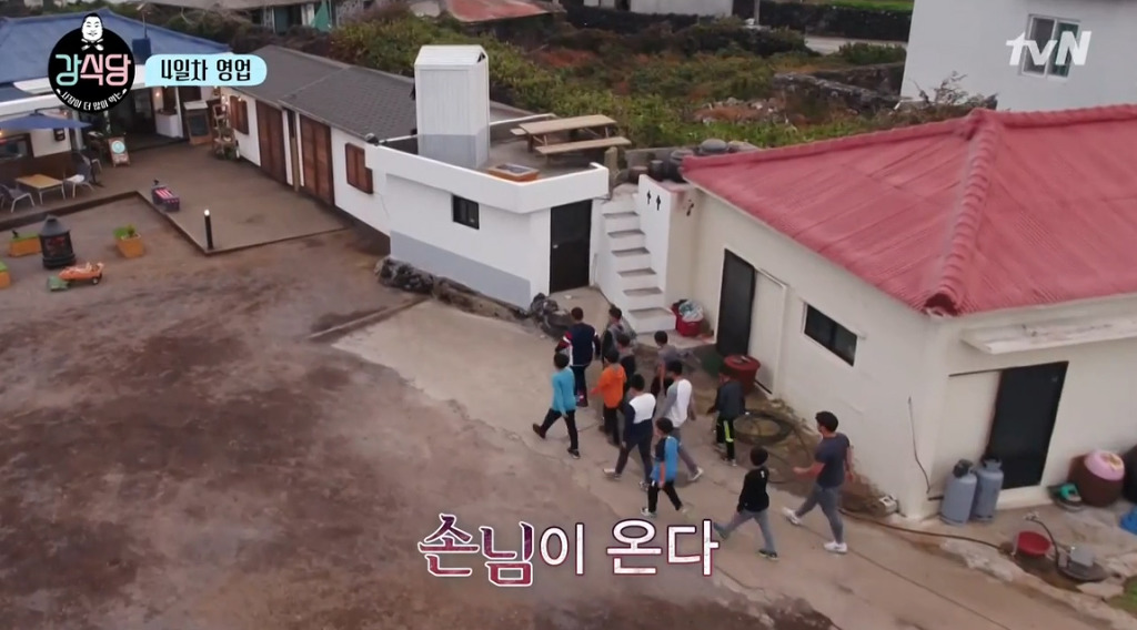 [강식당] 씨름하는 초딩 후배들 보고 신나서 점심값 18만원 내준 강호동.jpg | 인스티즈