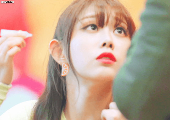 안약 넣는 러블리즈 지수.gif | 인스티즈