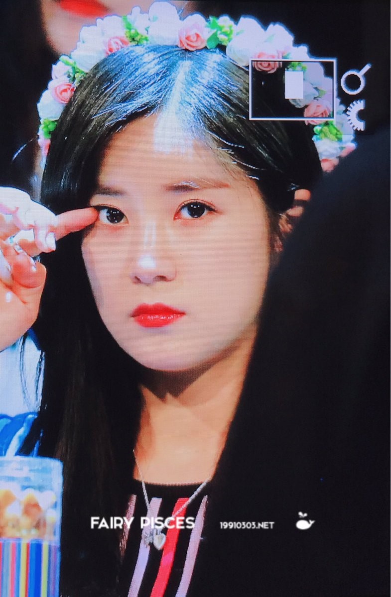 화관 쓴 에이핑크 멤버들.jpg | 인스티즈